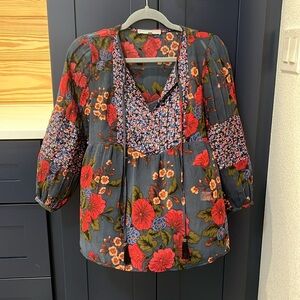 Flowery, bubble sleeve blouse